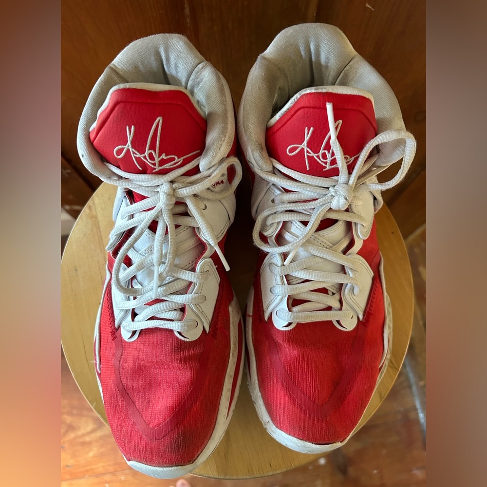 Nike Men’s Kyrie Infinity sneakers